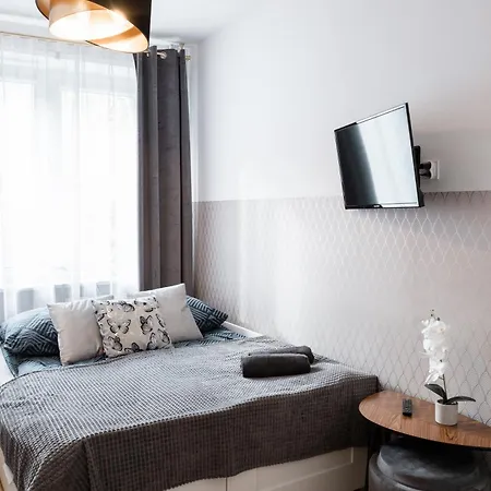 Clicktheflat Krucza City Center Apart Rooms-3